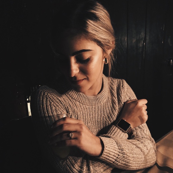 Meet Your Seller ! 🌻 - Picture 2 of 6